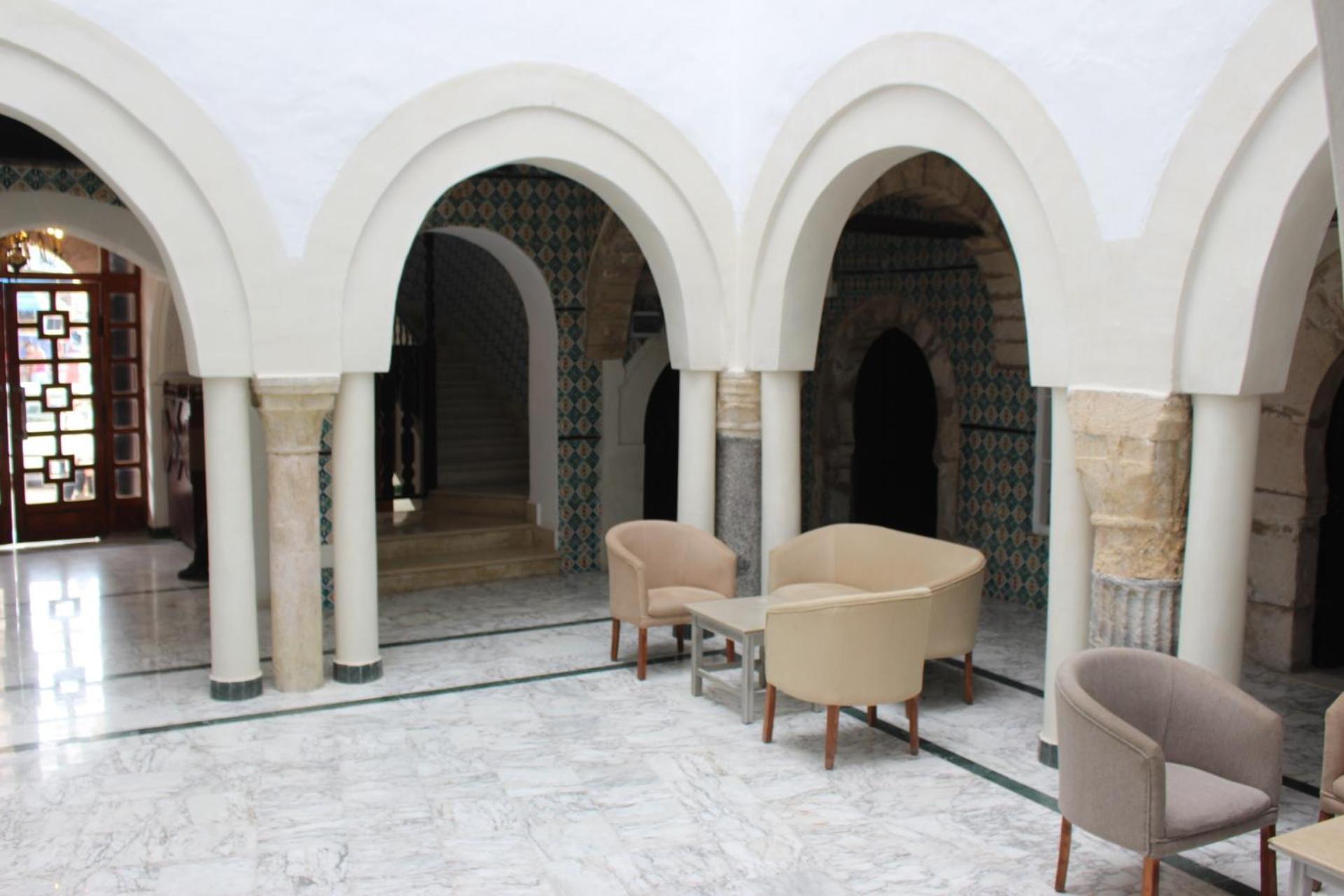 Medina *